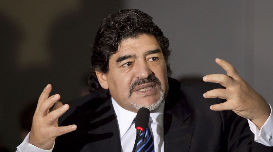 Maradona dice que Infantino le decepcionó y que Macri «se robó todo»
