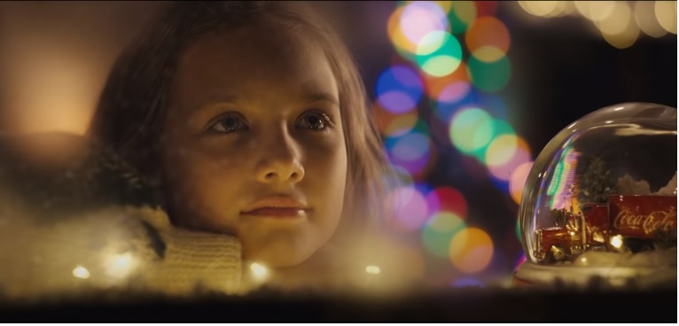 Como desde hace un siglo, Coca-Cola presenta su icónica campaña navideña