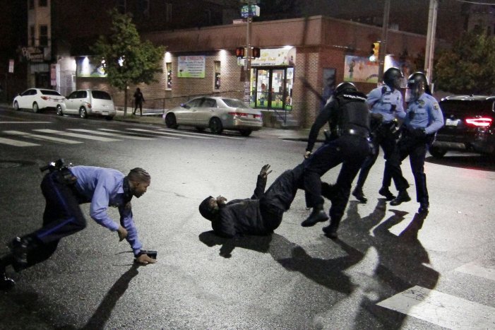 Brutal asesinato de un afroamericano por policías en Filadelfia desata nuevas protestas