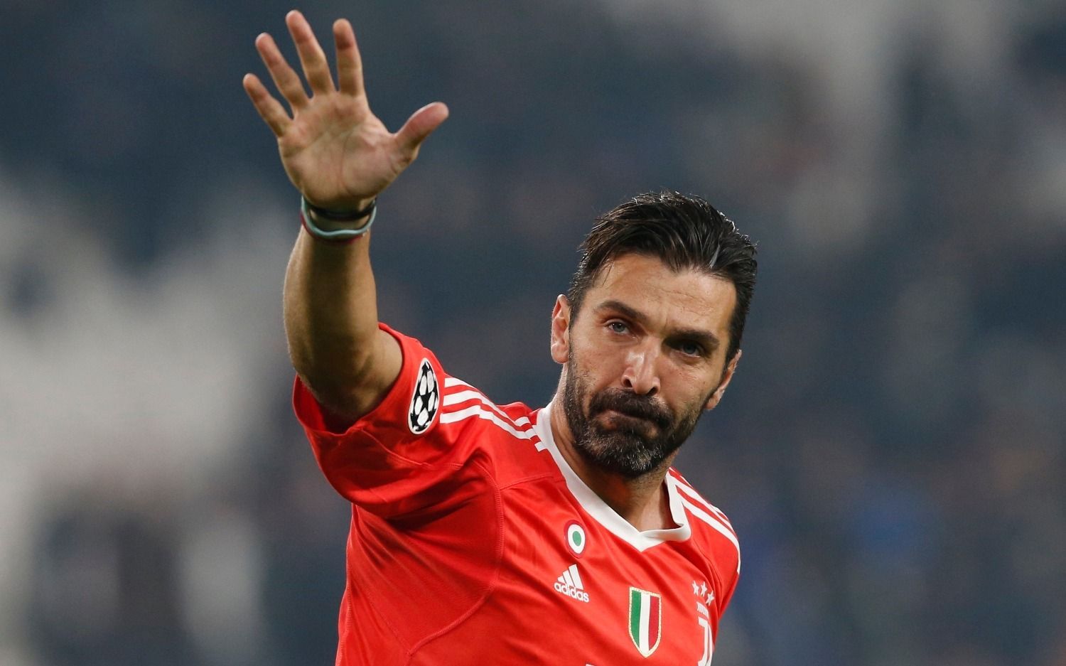 Buffon anuncia su adiós al Juventus y a la selección italiana