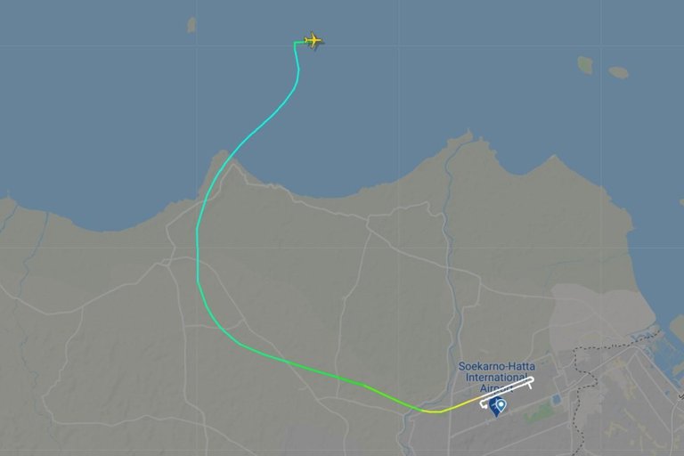Indonesia: Pierden contacto con un avión tras despegar