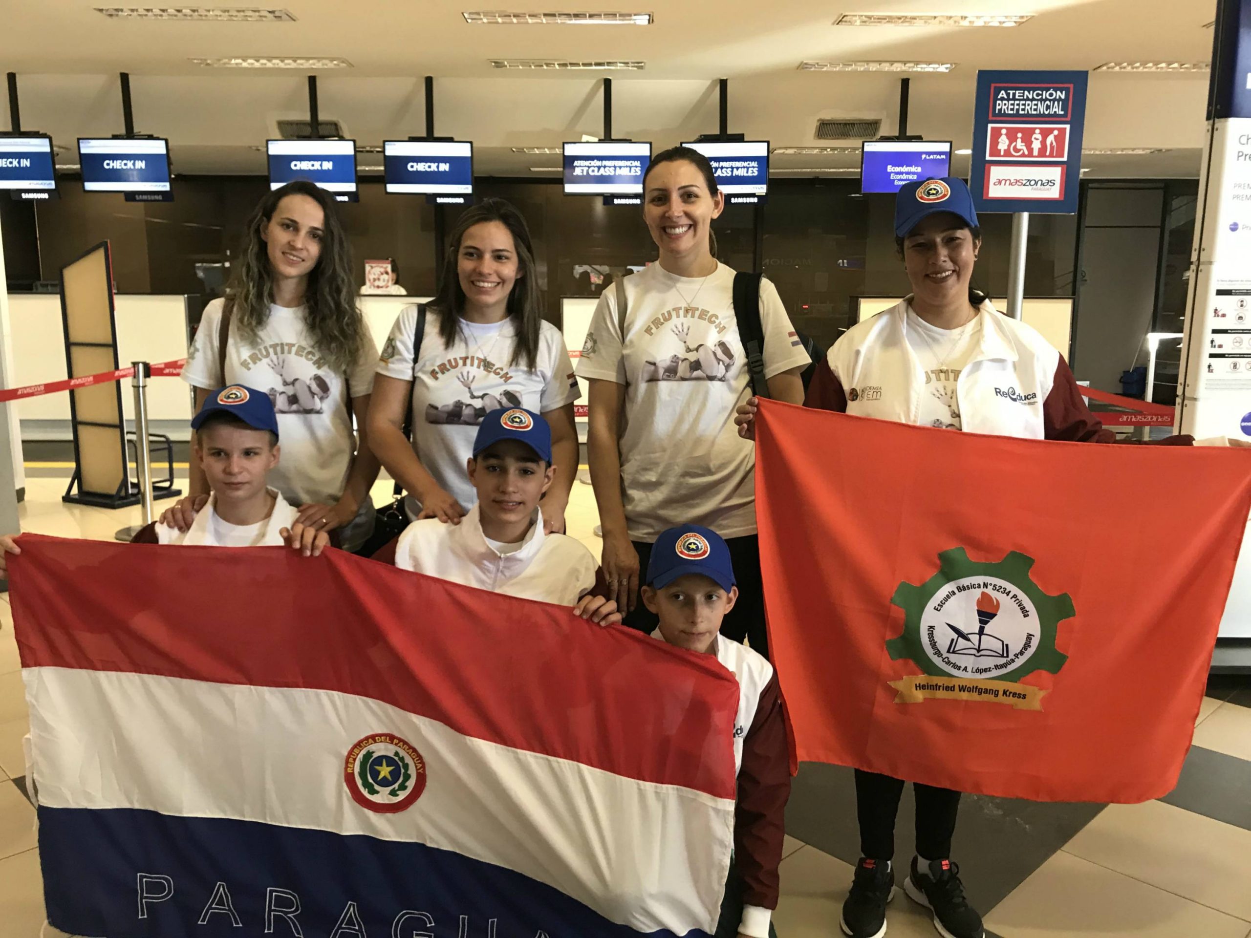Paraguayos viajan al Mundial de Robótica