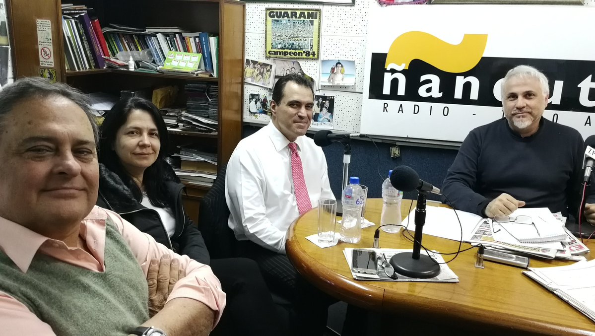 «Las políticas son como los moteles, tienen mala fama, pero son necesarias»