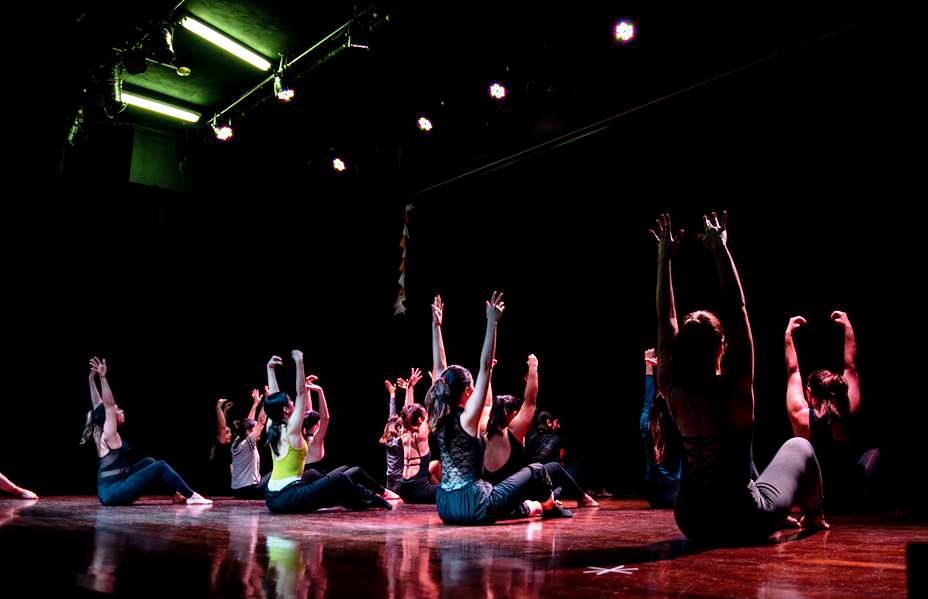 Presentan espectáculo de danza sobre aceptación de la imagen
