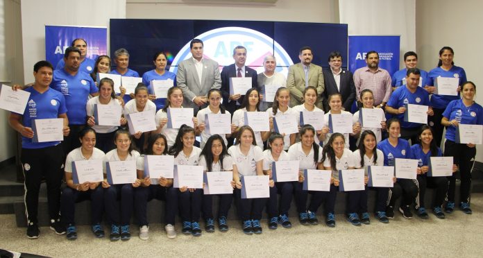 Homenajean a la selección sub 20 femenina por clasificar al Mundial