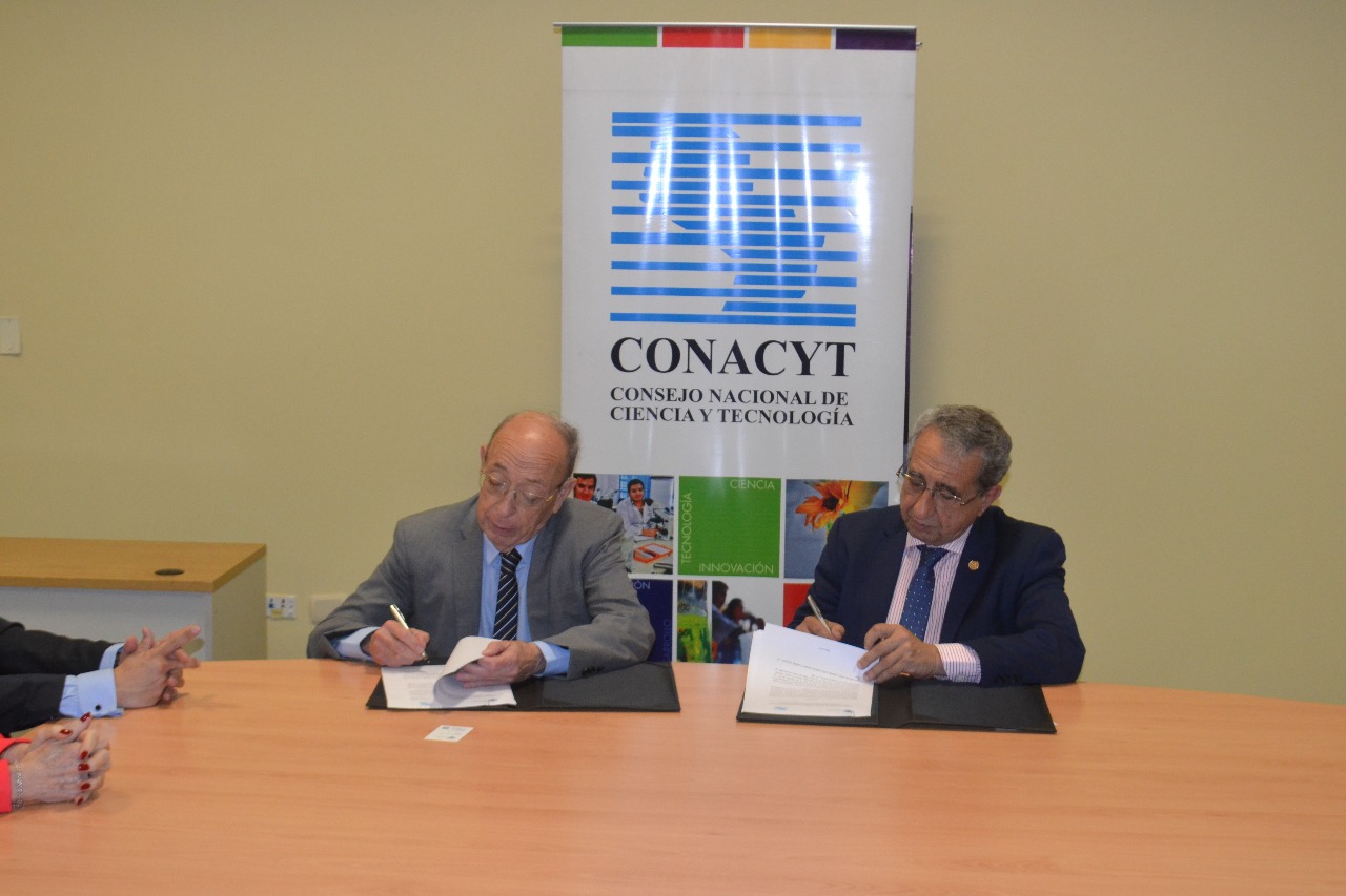 Firma de convenio entre el CONACYT y la Universidad de Málaga