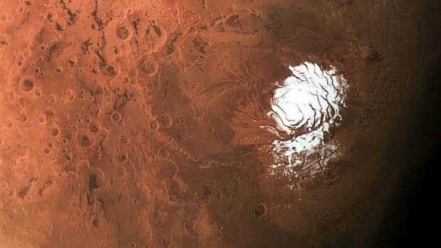 Descubren un lago con agua líquida y salada en Marte