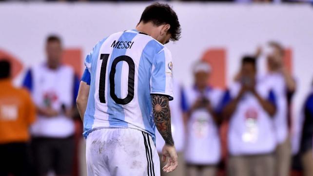 Messi de baja ante el amistoso con España