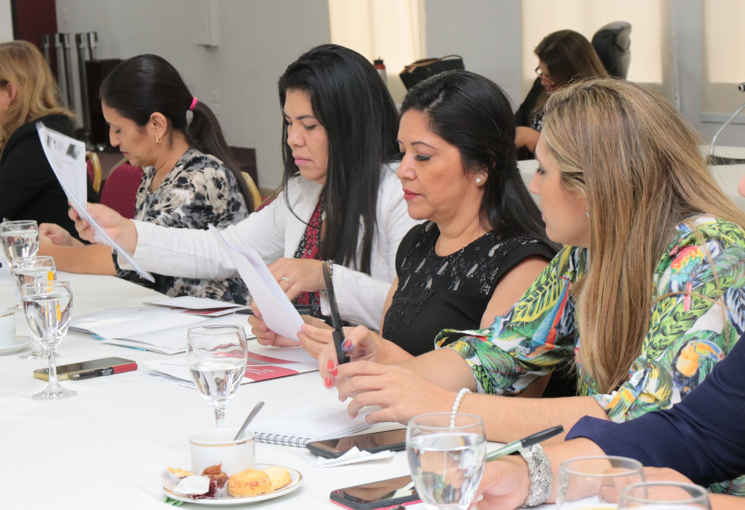 Egresan primera promoción de Escuela de Formación Política para Mujeres