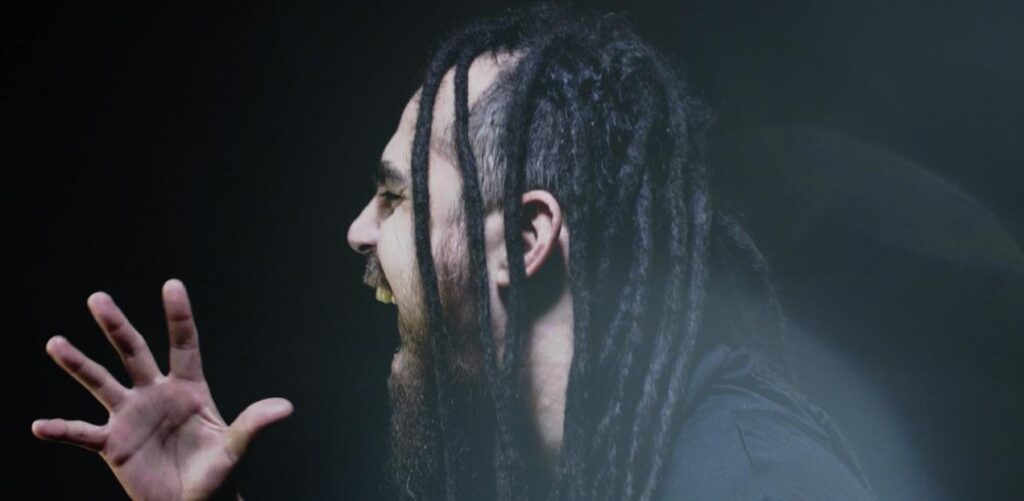 Flou lanza el videoclip de “Mi Centro”, con la participación del artista argentino Corvex