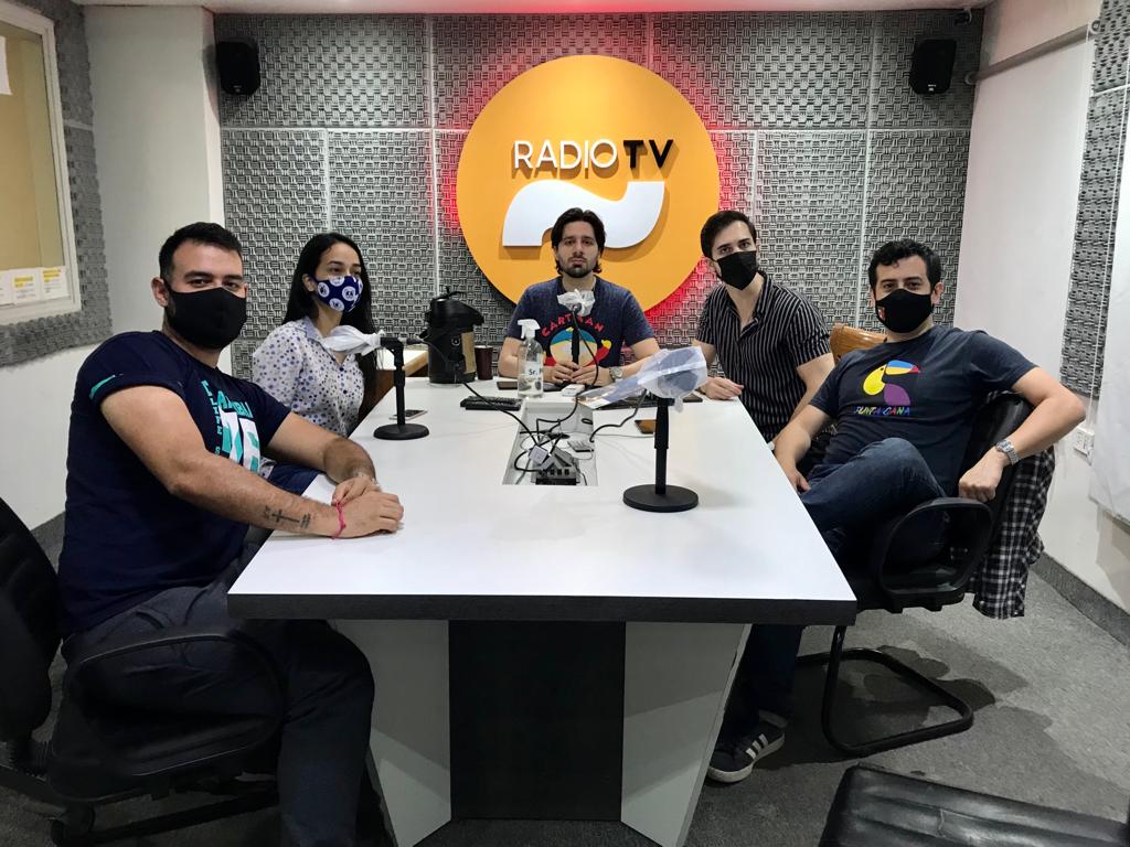 “Paseando patitas”, un emprendimiento que surge por el amor a los peluditos