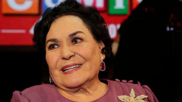 Nữ diễn viên người Mexico Carmen Salinas qua đời ở tuổi 82.