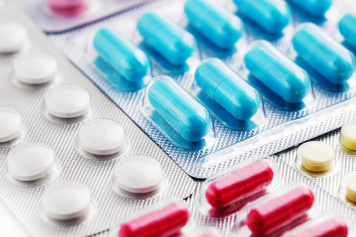 Salud debe intentar traer medicamentos específicos para el tratamiento contra Covid, según doctor