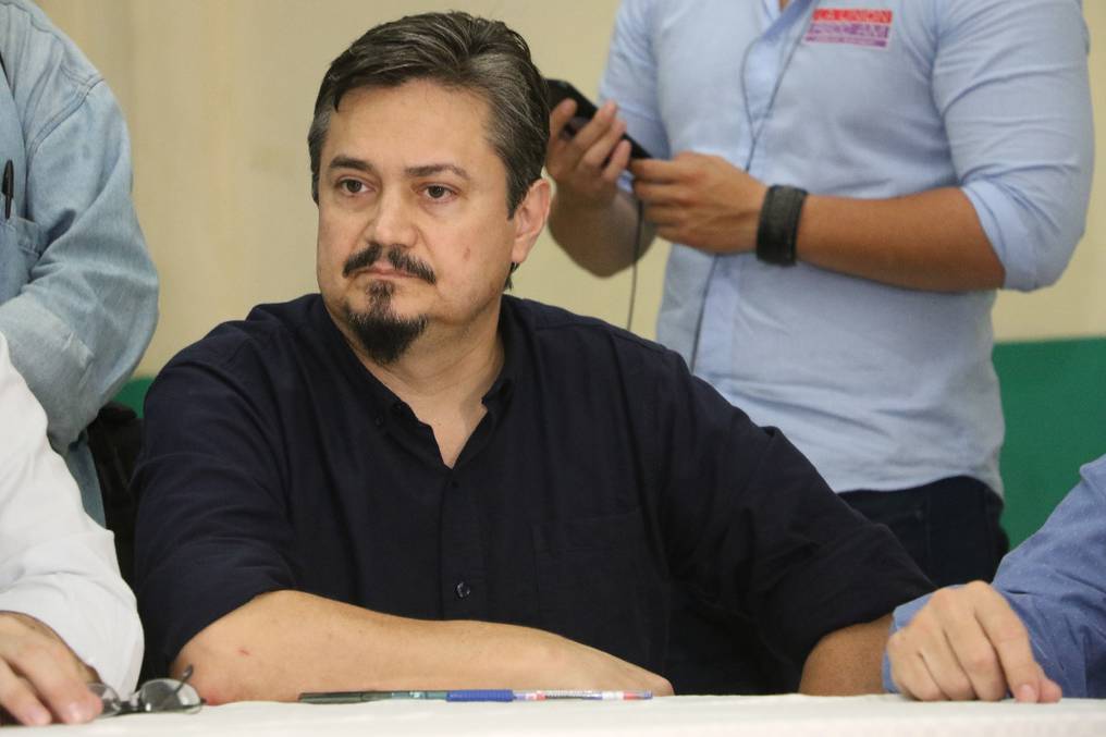 Encuesta antes de internas de la concertación es un método válido, según presidente del PEN