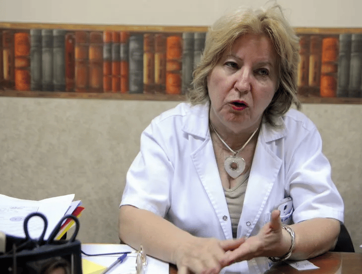 Pediatras piden adelantar las vacaciones de invierno para frenar propagación de casos respiratorios