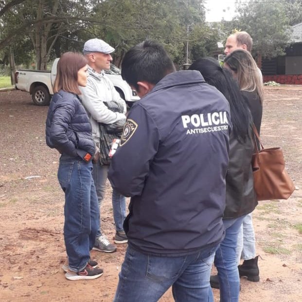 Niñas alemanas no se reecontraron aún con sus padres y por ahora están con una familia de resguardo