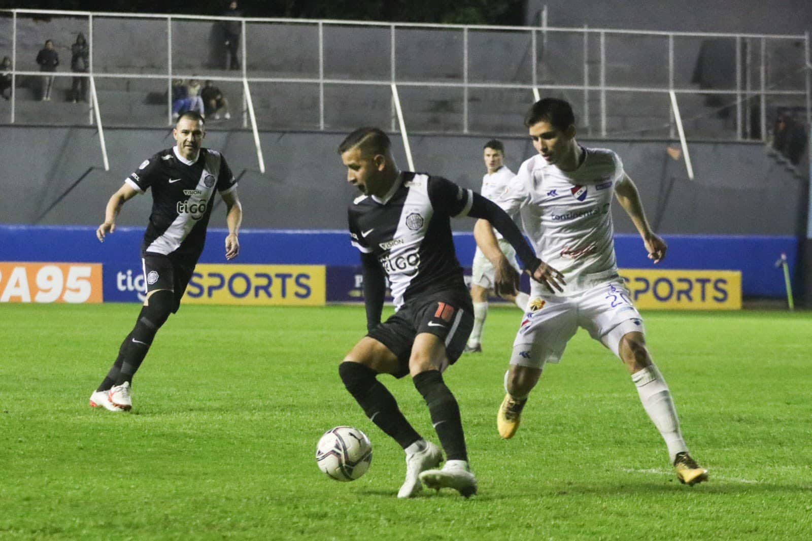 Marcelo Palau: «Cualquiera de los dos equipos hizo los méritos para quedarse con el resultado»