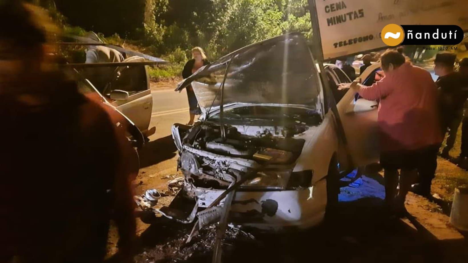 Ypané: Choque frontal entre dos vehículos deja cinco personas heridas