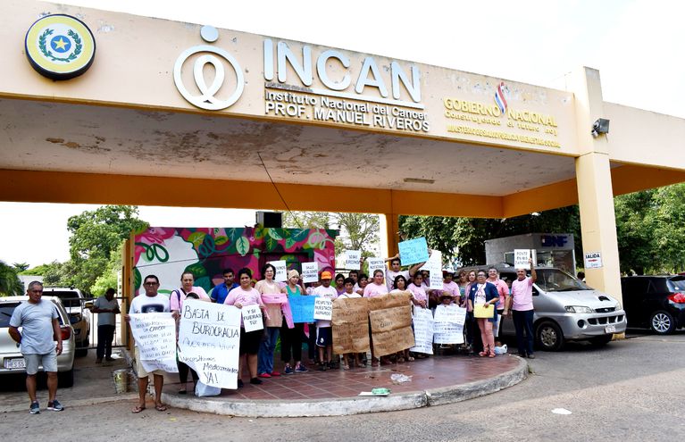 Pacientes oncológicos se movilizarán este lunes frente al INCAN para exigir medicamentos