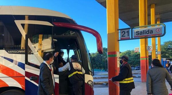 Gremios de transporte se reunirán hoy en Petropar por la suba del precio del combustible