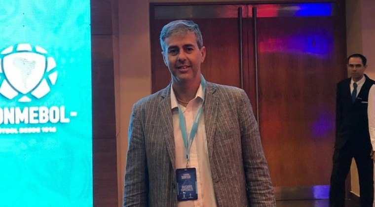 Regis Marques dispara contra Cardona: «Él se arrodilló para pedirme favores»