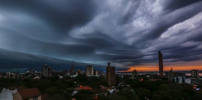 Anuncian clima fresco a frío y precipitaciones con tormentas eléctricas para este viernes 