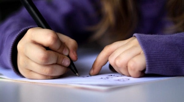 La educación paraguaya se debería humanizar y no presentarla como un “problema”, afirma doctor