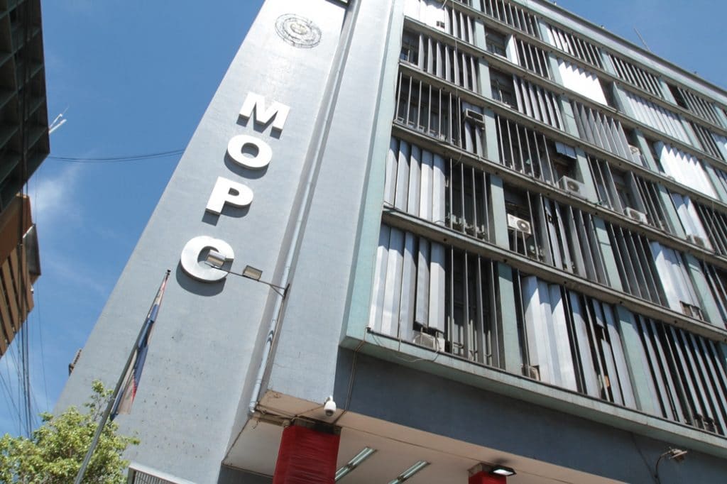 Representante del MOPC sostiene que la deuda en obras puede ascender a 450 millones de dólares
