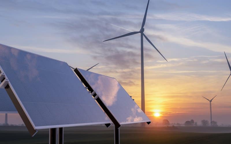La energía alternativa no es compatible con la vida moderna, afirma geólogo