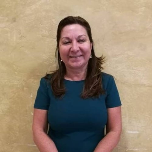 Titular deDINAVISA niega ser accionista de empresa que ofrece asesoramiento de registros sanitarios