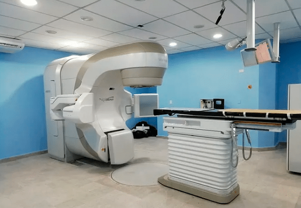 Equipo de radioterapia de alta generación llegará al país para beneficiar a pacientes oncológicos