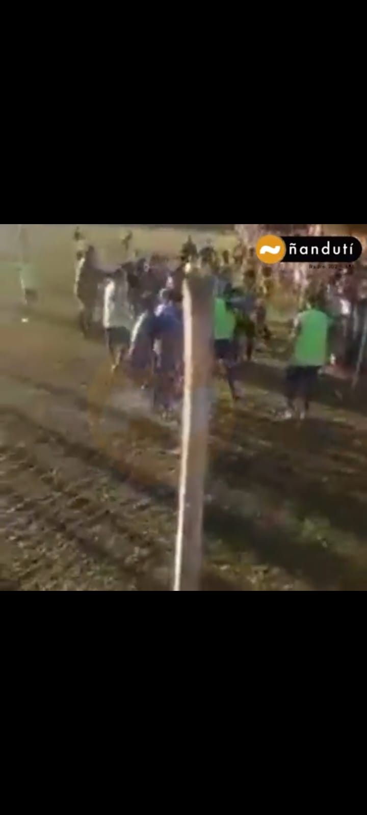 Partido De Fútbol A Los Golpes Y Patadas En Coronel Bogado