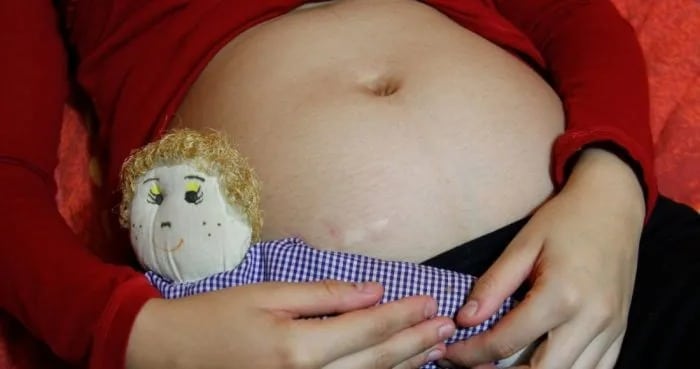 Edad de inicio sexual bajó a los 14 años en Paraguay, advierte especialista