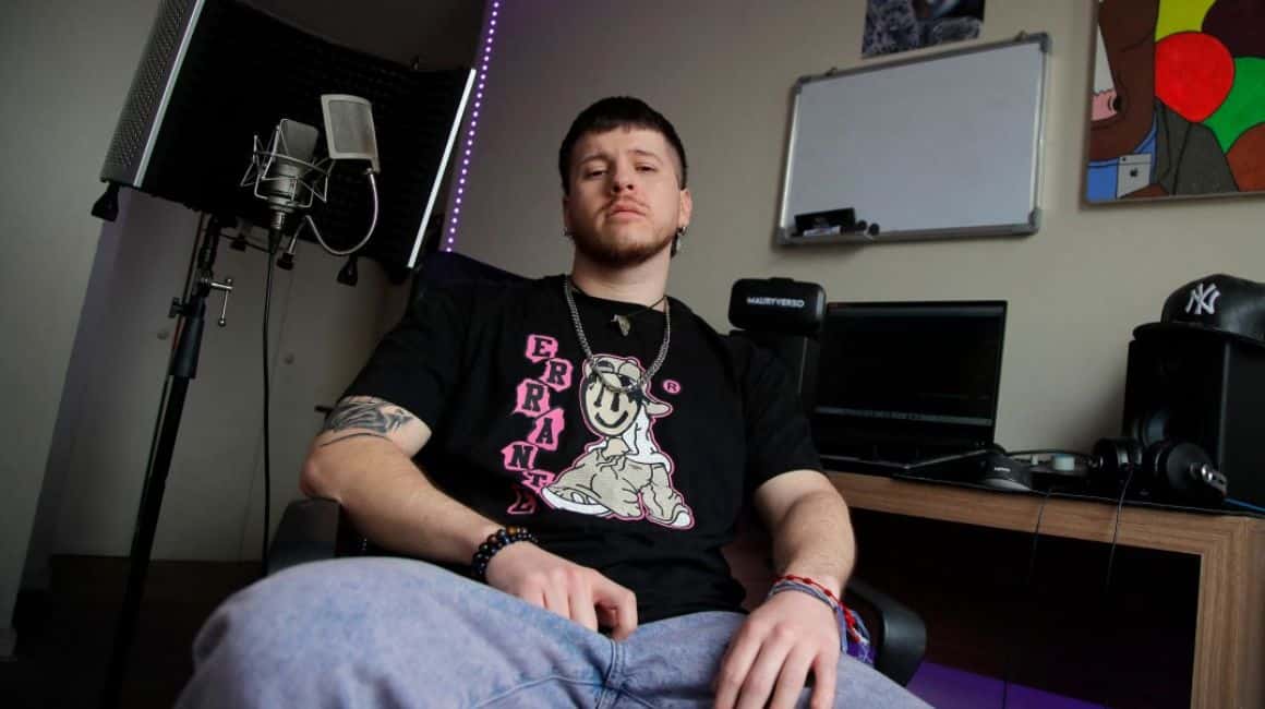 ¿Quién es Mauricio Bustos? el productor chileno que creó “NostalgIA” y enfureció a Bad Bunny