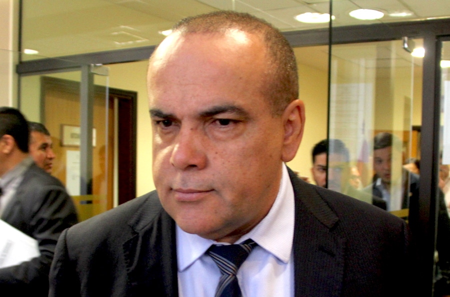 «Bachi» desacredita proyecto «Chau nepotismo» y opta por impulsar propuesta surgida en el Congreso