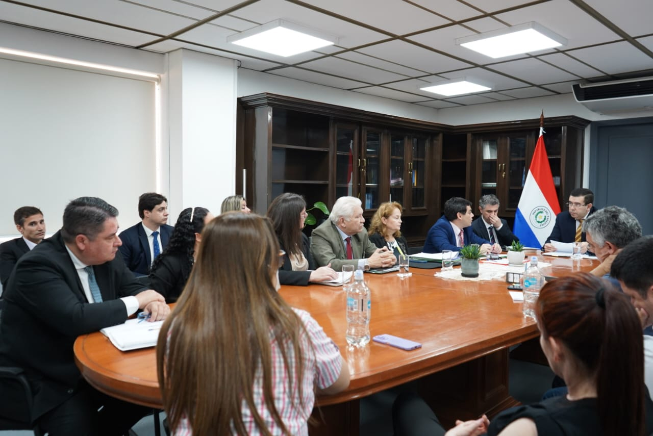 IPS oficializa acuerdo con sindicalistas para destrabar huelga de anestesistas