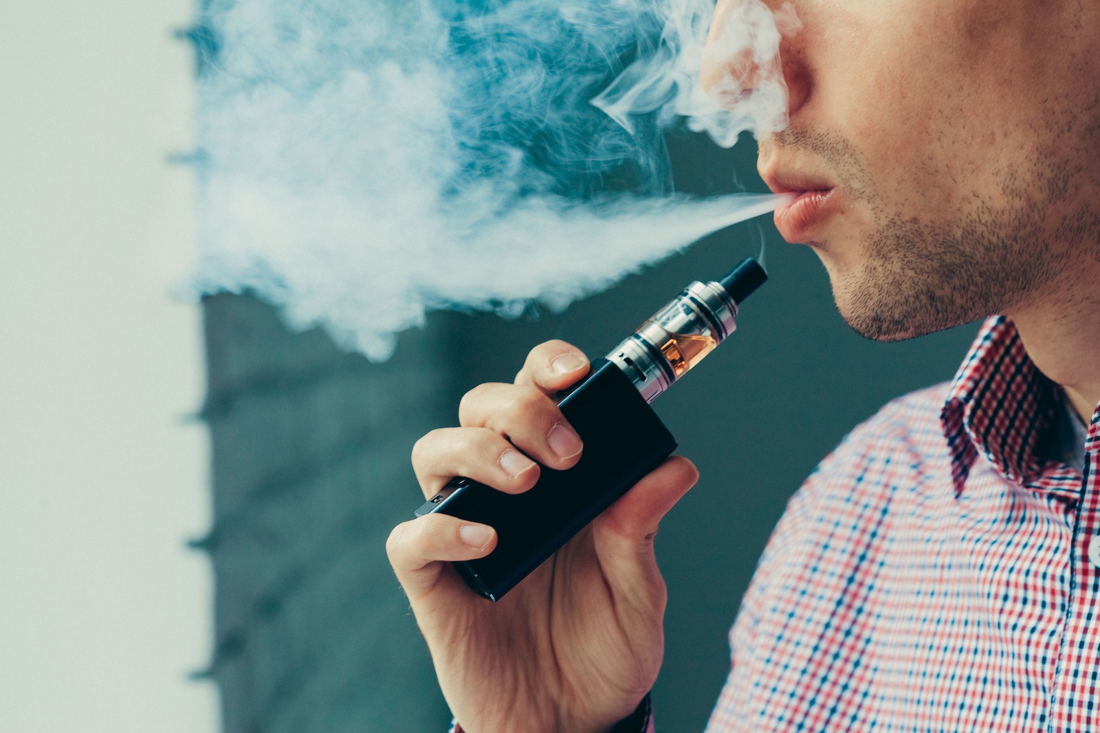 Quieren prohibir consumo y venta de vape en Paraguay