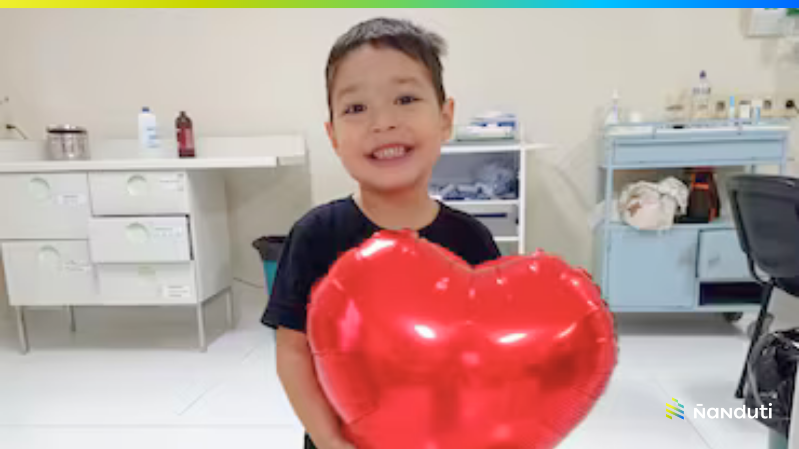 Milan con nuevo corazón tras más de 15 horas de cirugía