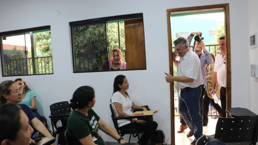 Preparan última evaluación a docentes para conformar Banco de Datos