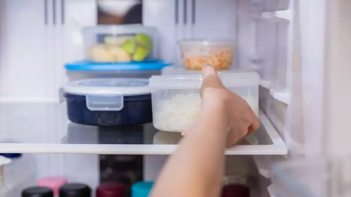 ¿Cuánto tiempo se pueden guardar las sobras de alimentos en la heladera de manera segura?