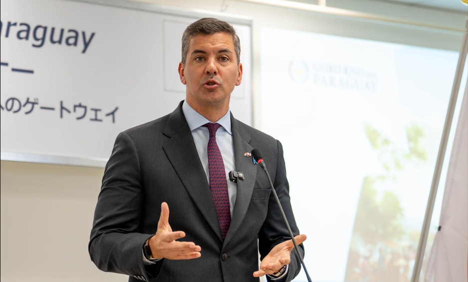 Santiago Peña pidió extender el plazo de su viaje