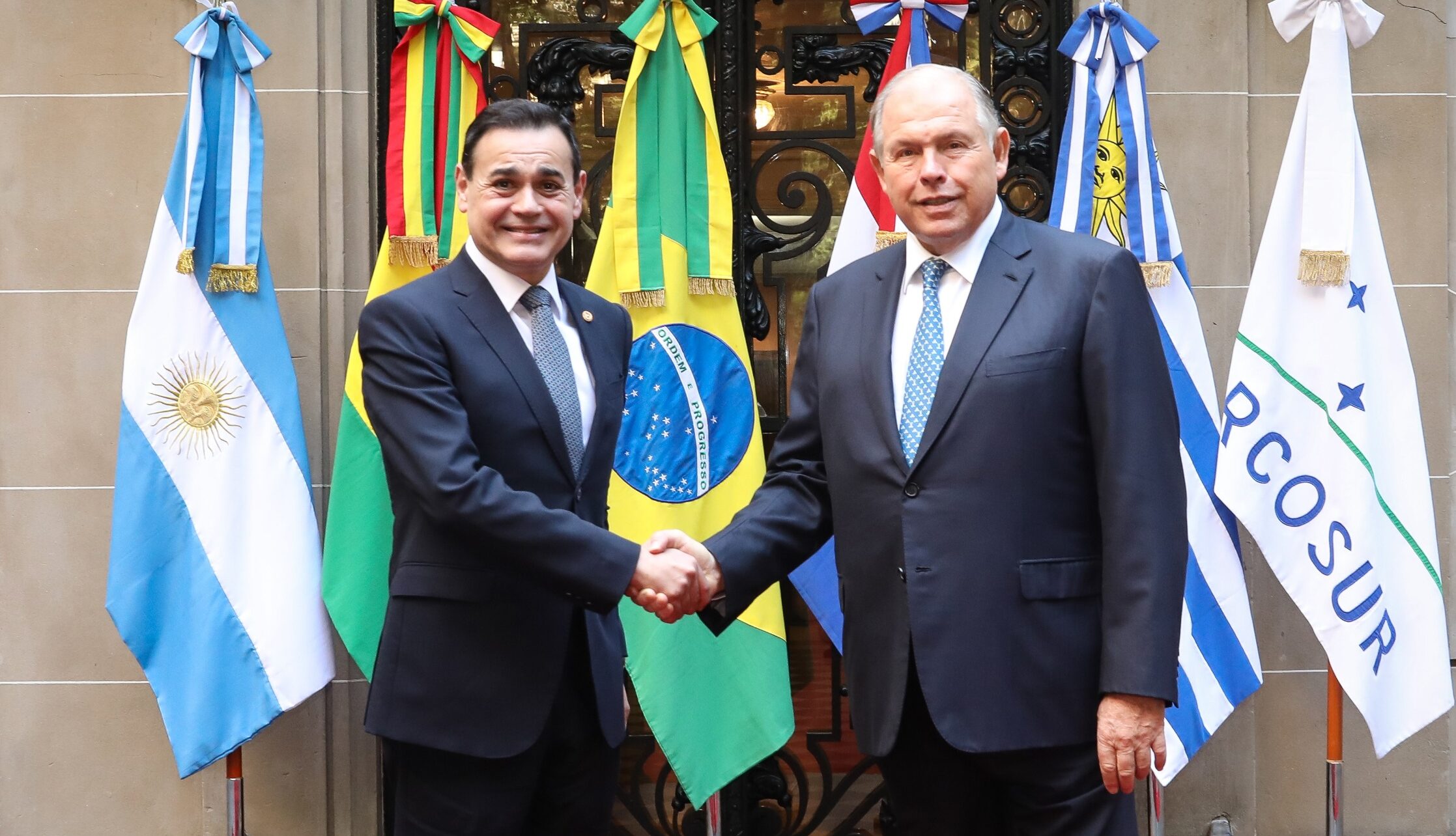 Cancilleres de Paraguay y Argentina abordaron agilización de pasos fronterizos