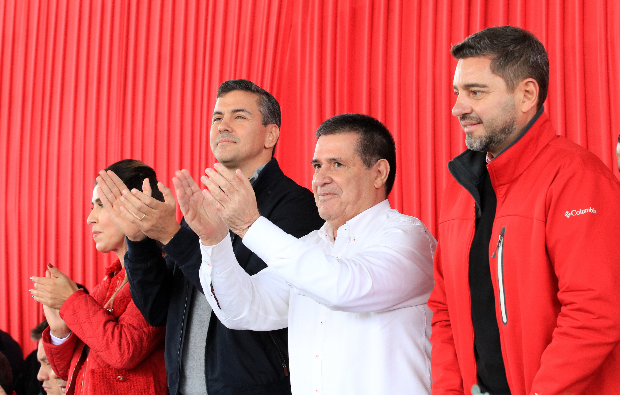 Peña participó de un almuerzo político en Paraguarí y pidió “sigámosle a Cartes”