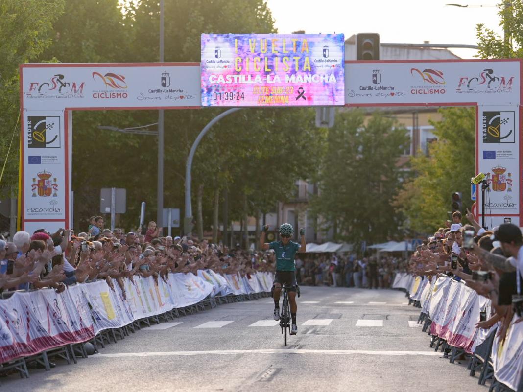 Agua Marina Espínola campeona en España
