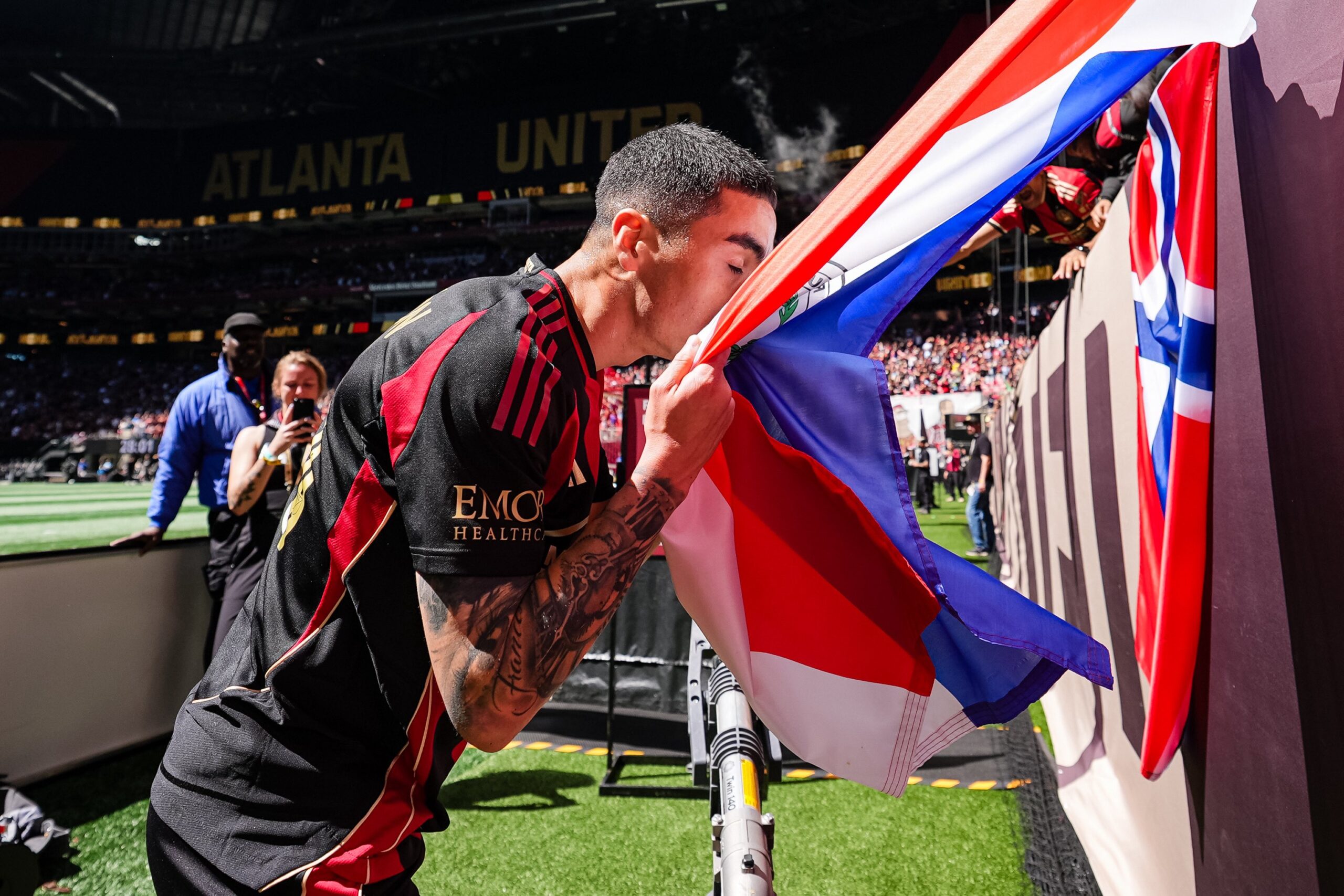 Atlanta presenta documental que homenajea al futbolista Miguel Almirón