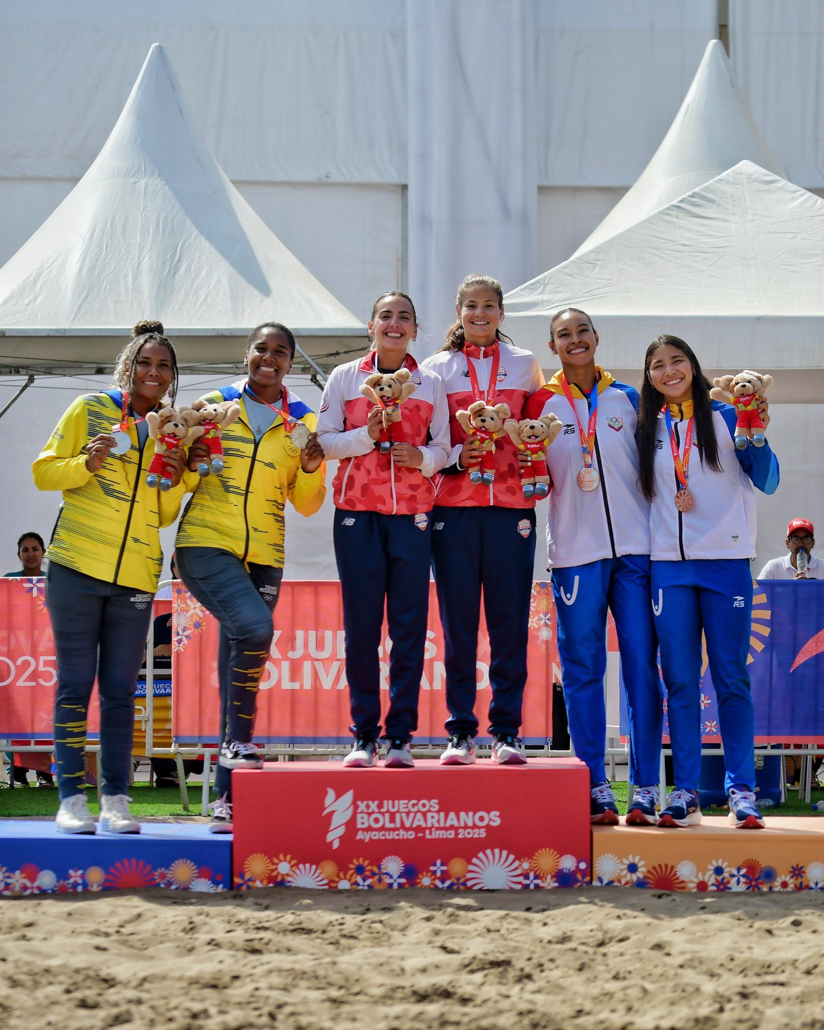 Fiorella Núñez y Denisse Álvarez campeonas de voley playa en Lima