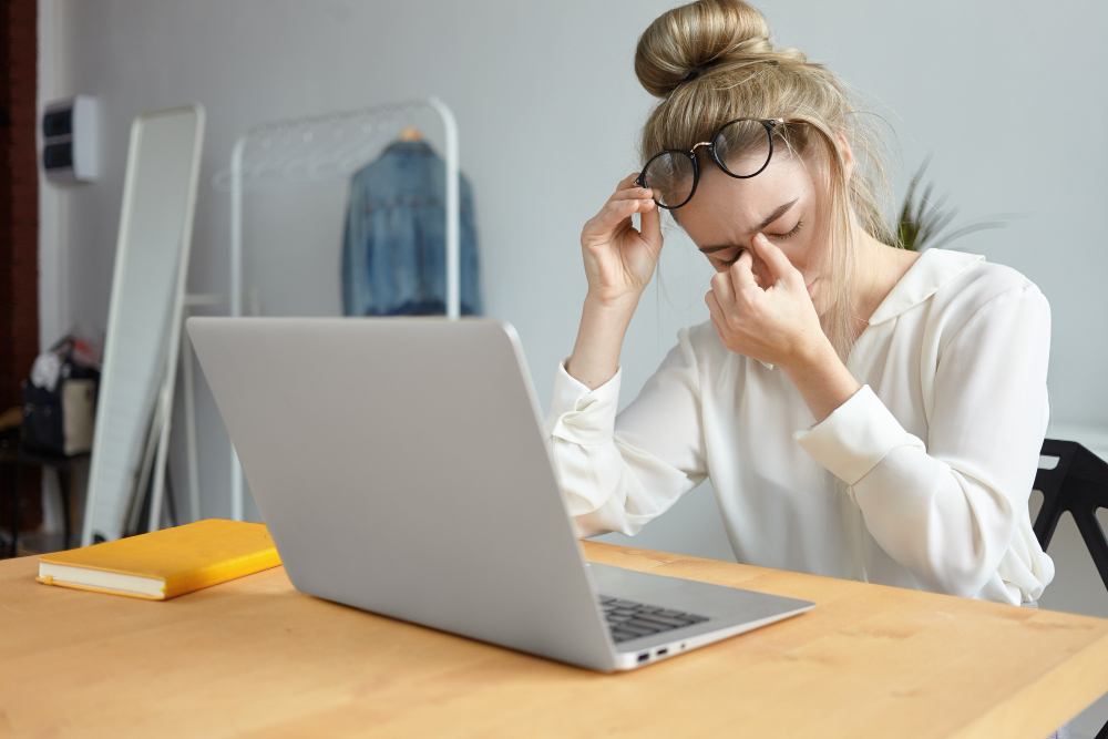 Estrés laboral: cómo afecta la salud, la productividad y el clima de trabajo en las empresas