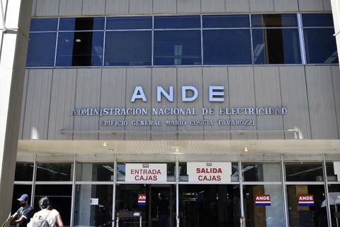 Ingenieros de la ANDE denuncian vulneración de la autonomía tarifaria tras nuevo decreto