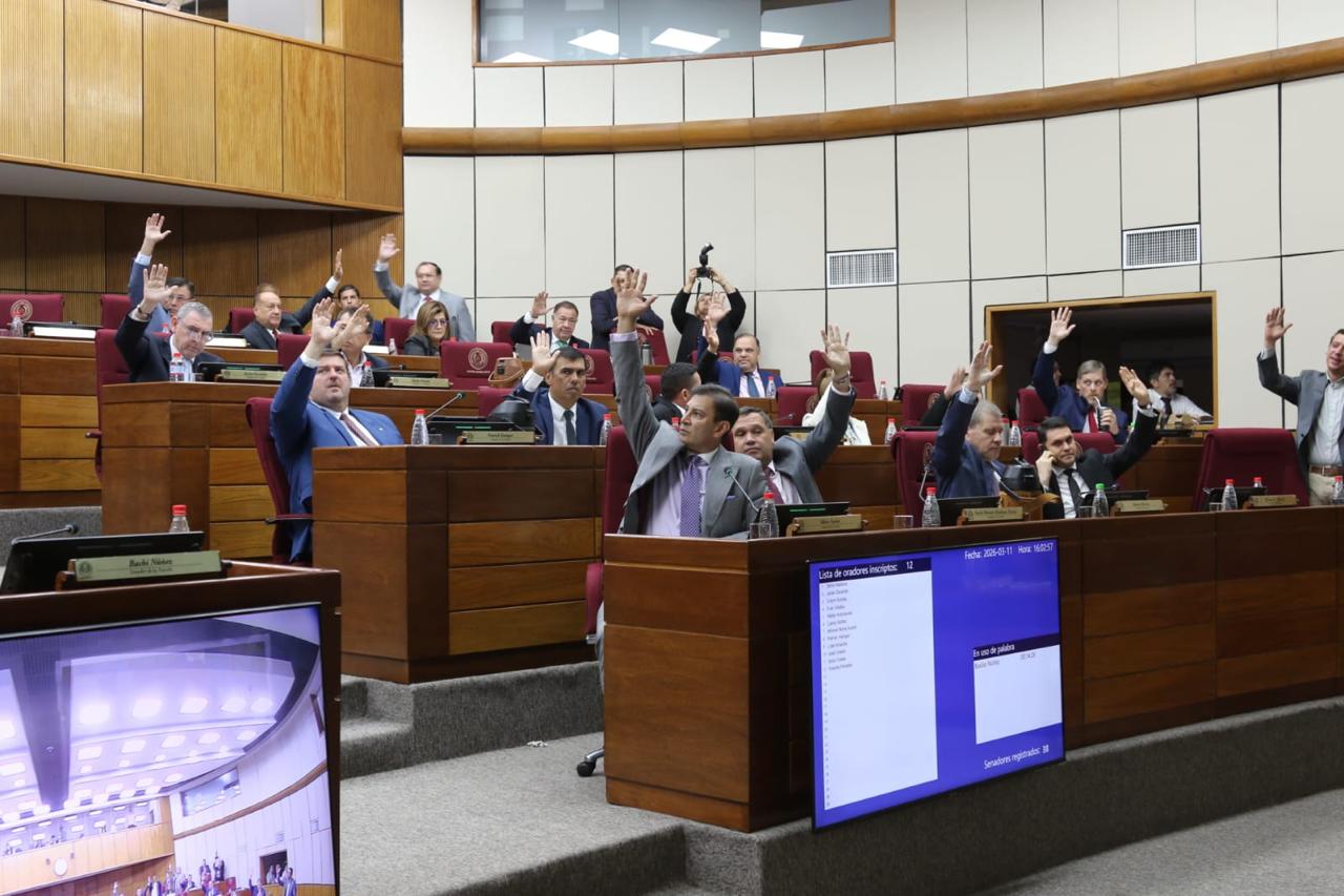 Senado aprueba reforma sin solucionar déficit fiscal