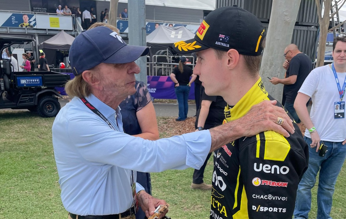 Joshua comparte con La leyenda del automovilismo, Emmerson Fittipaldi
